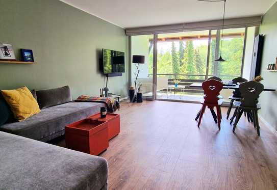 Außergewöhnlich geschmackvoll und hochwertig sanierte Maisonette-Wohnung am Chiemsee (ca. 350 m)
