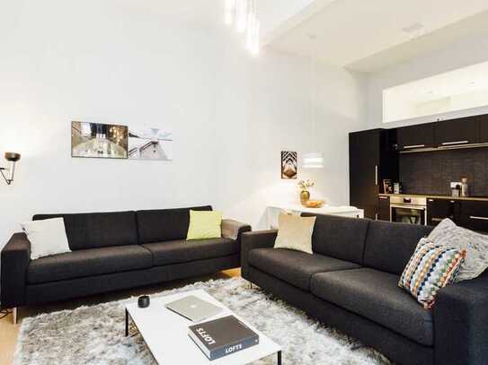 Exklusives, möbliertes 2-Zimmer-Loft mit geh. Innenausstattung, Fu-bo-Heizung, Balkon, EBK in Fhain