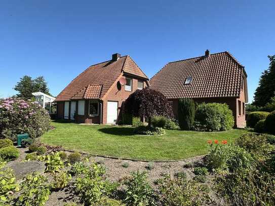 Einfamilienhaus und Haus mit 2 Mieteinheiten auf großem Naturtraumgrundstück in Bremervörde