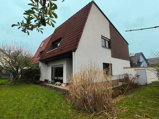 *HTR Immobilien* Schöne Doppelhaushälfte mit Doppelgarage, Kaminofen u. Sauna!