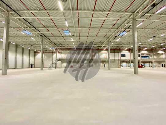 SCHNELL VERFÜGBAR ✓ RAMPE + EBEN ✓ Lager-/Logistik (7.500 m²) & Büro-/Sozial (300 m²)