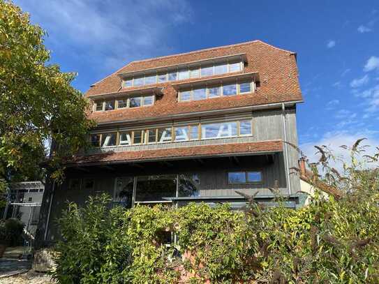 Tübingen-Kressbach: Sehr schönes Apartment in historischem Hofgut