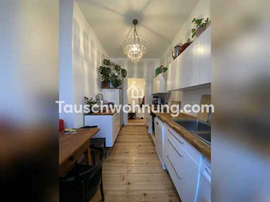 Tauschwohnung: Sanierter Altbau mit Balkon