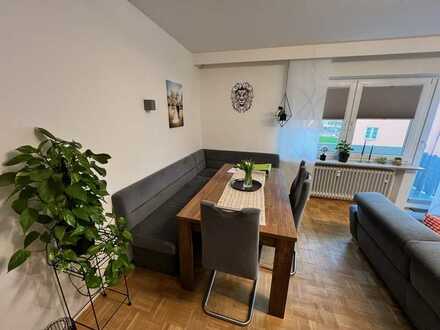 Zentrale 3 Zimmer Wohnung mit EBK + Balkon + 2 Stellplätzen