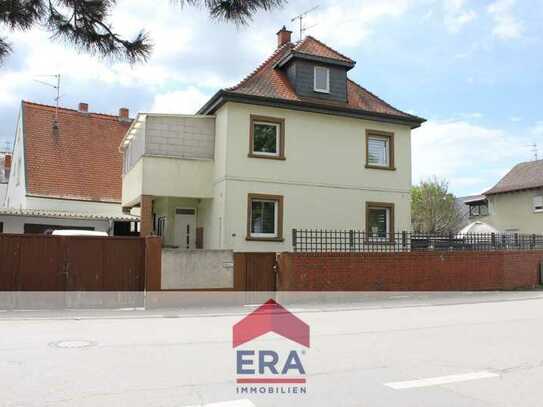 Großzügiges Zweifamilienhaus mit Garage und Garten in Bürstadt zu verkaufen!