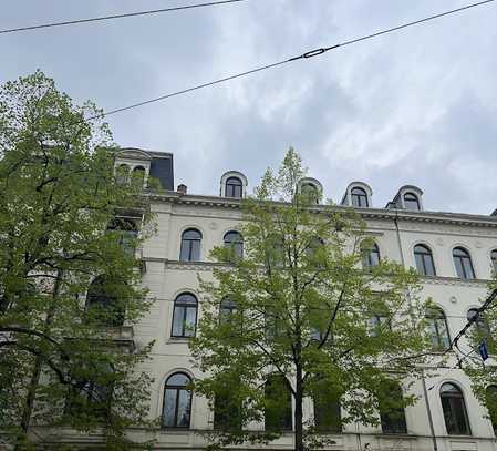 charmante 3-Raum-Wohnung direkt am Waldplatz I EBK I Gäste-WC I zwei Balkone