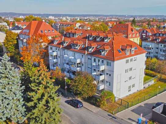 Renovierte 1-Raum-Wohnung * EBK * Süd-Ost-Balkon * Bad mit Dusche * grüne & gefragte Lage * Aufzug *