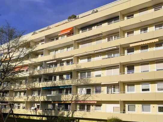 Stilvolle, sanierte, 2-Zimmer-Wohnung mit Balkon in Puchheim