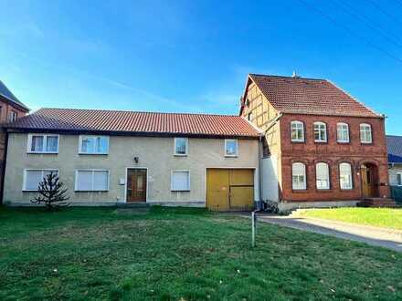 Großer 3-Seitenhof mit 2 Wohnhäusern in Schwiesau bei Klötze zu verkaufen