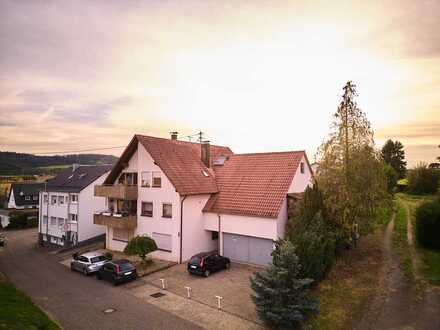 3 von 4 Wohnungen in einem Mehrfamilienhaus stehen zum Verkauf.
Feldrand,