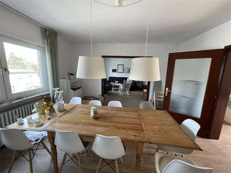                                                               "Charmante 5-Zimmer-Wohnung mit Balkon und modernem Komfort in toller Lage"                                                       in Trierer Straße (Nürnberg)