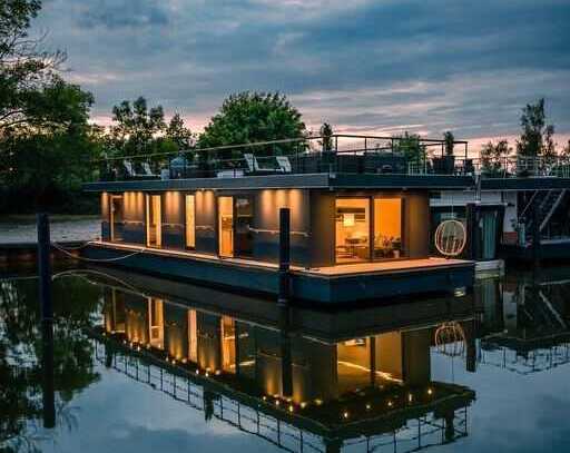 LUXUS Hausboot - 3 Etagen - 100m² Wohnen + 120 m² SONNENTERRASSE - Kamin, Kino, komplett individuell