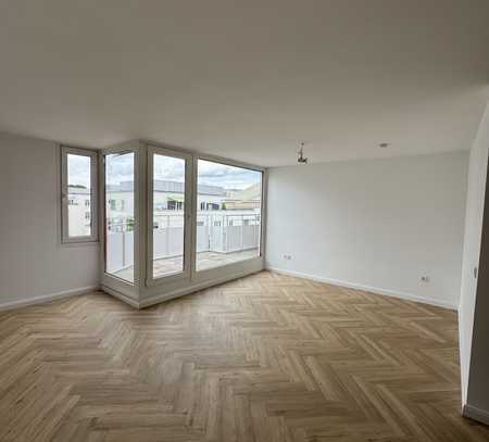 Exklusive 3 Zimmer Penthouse-Wohnung mit Dach-Schwimmbad und hochwertiger Ausstattung