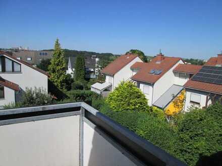 ***KEINE Miete mehr***Werden Sie jetzt EIGENTÜMER***Großzügige, helle u. ruhige DG-Wohnung***