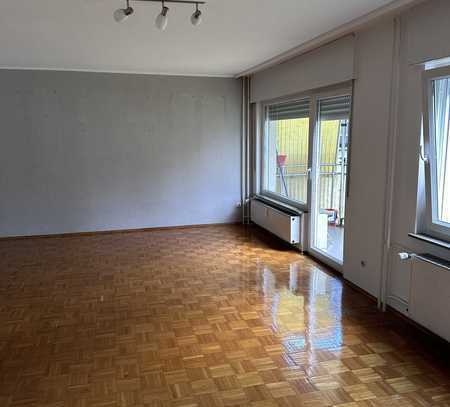 Attraktive 3-Raum-Wohnung mit EBK und Balkon in Frankfurt