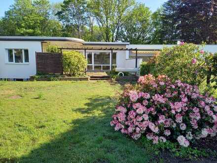 Mehrfamilien-Bungalow als Kapitalanlage auf großem Grundstück