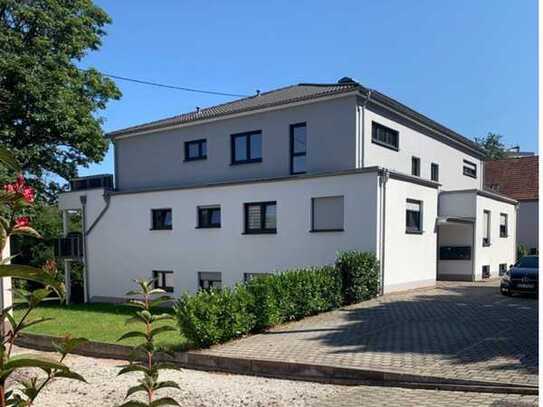 Ruhige Erdgeschosswohnung mit Terrasse und Garten