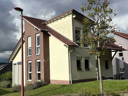 modernes Wohnhaus in schöner Wohnlage