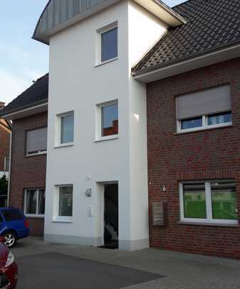 Schöne 75 qm 2,5-Zimmer-Maisonette-Wohnung mit Balkon und Stellplatz in Ibbenbueren
