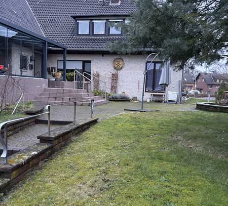 Wunderschöne 2 Zimmer Wohnung mit Gartennutzung und Einbauküche in Garbsen