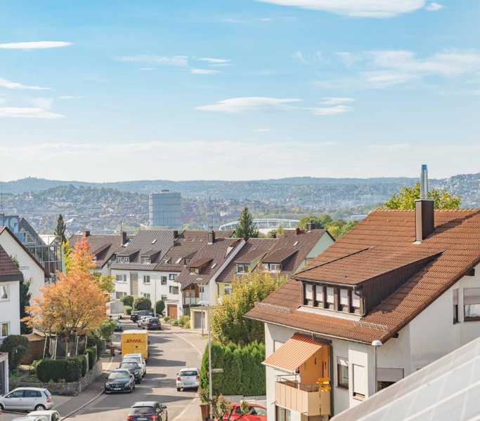 Geschmackvolle, Terrassenwohnung mit EBK in Stuttgart-Luginsland nahe den Weinbergen