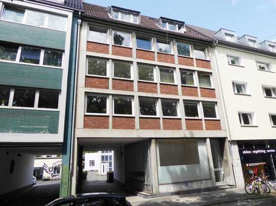 A W 1919 IVD. Am Justizzentrum, neben Uni-Center, Ladenlokal als Büro, PKW Stellplatz im Hof