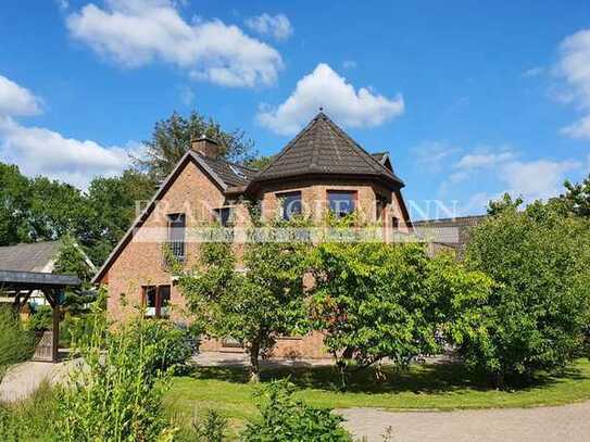 Zweifamilienhaus mit Baugrundstück in Fuhlendorf