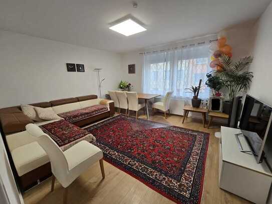 Stilvolle, modernisierte 3-Zimmer-Wohnung mit gehobener Innenauss