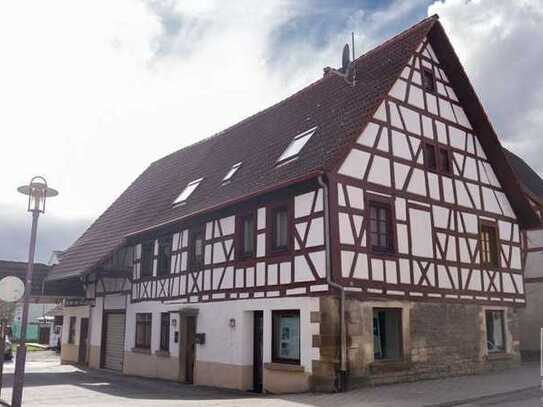 Fachwerk mit historischem Charme - Wohnhaus mit Gewerbefläche und großzügigen Garten