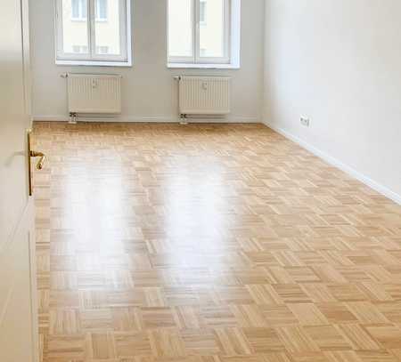 Sonnige Stunden auf dem Balkon: 2-Zimmer-Wohnung mit EBK und Parkett in Leipzig