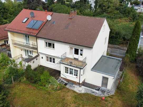 2 Familienhaus mit viel Potenzial auf geräumigen Grundtstück