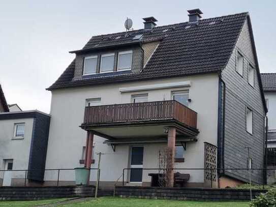 Schnuckeliges Einfamilienhaus mit Garage und großem Grundstück in bevorzugter Wohnlage