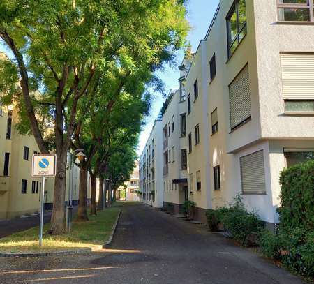 MÖBILIERTE 2,5-Raum-Wohnung mit 2 Balkone