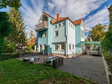 160 m² Nutzfläche - Eigener Zugang (Haus im Haus) -- 4 Zimmer Wohnung inkl. Terrasse