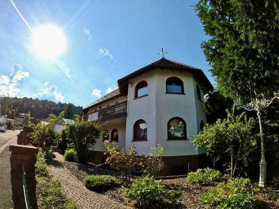 Villenanwesen in Top-Lage mit traumhafter Aussicht