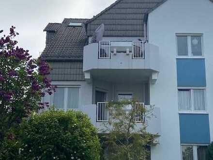Lichtdurchflutete 2 ZKB-Wohnung mit Balkon und Tiefgaragenstellplatz in Taunusstein