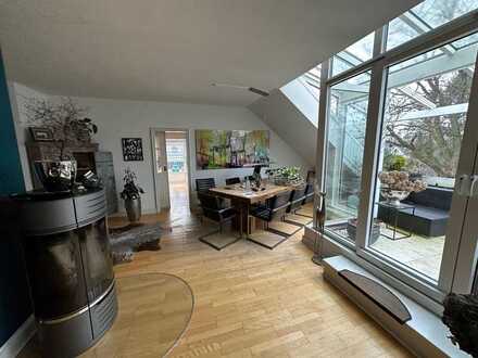 FÜNF ZIMMER KOMFORT WOHNUNG mit 145m² und WOHLFÜHL TERRASSE