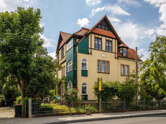 Herrschaftliche 4 Zimmerwohnung mit großem Balkon