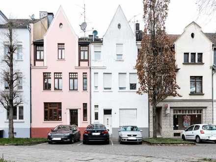 Charmantes Altbaujuwel mit Potenzial: Ihr Traumhaus im Herzen urbaner Lebensqualität