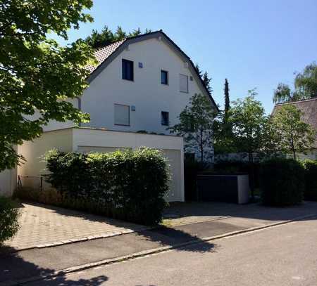 Moderne und helle 3-Zi-Wohnung im 1. OG mit Balkon in München Aubing