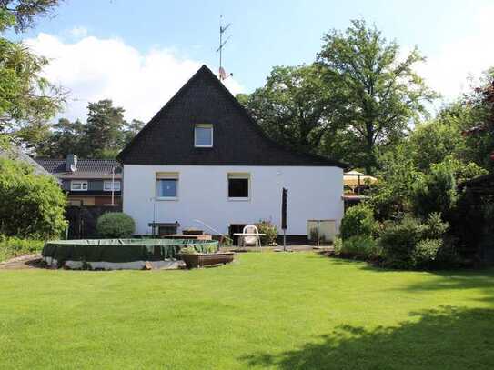 Freistehendes Einfamilienhaus mit Baugrundstück in Siegburg-Stallberg!