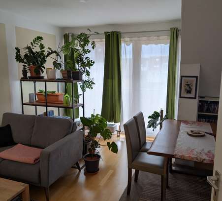 2-Zimmer-Dachgeschosswohnung mit Balkon - ruhig und zentral gelegen