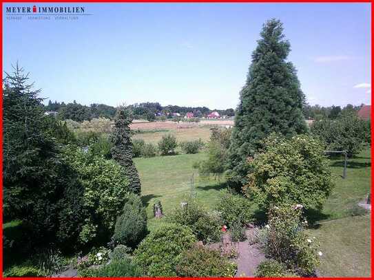 Wunderbarer Ausblick, herrliche Ruhe & Platz: Sofort beziehbares Anwesen zwischen Wäldern und Seen