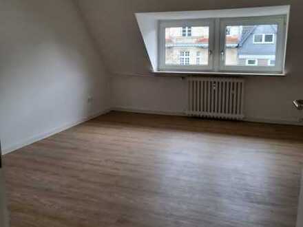 Düsseltal; sanierte Zweizimmerwohnung