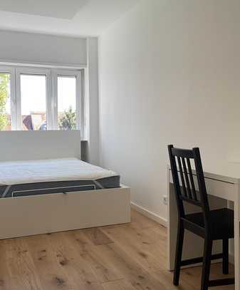 MÜNCHEN - 4er WG - wunderschönes Zimmer in perfekter Lage verfügbar!!!