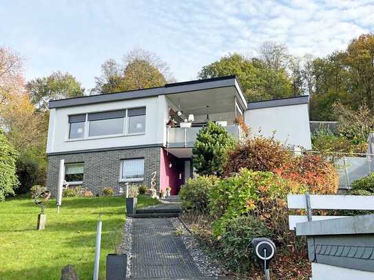 Vollrenovierter Bungalow mit viel Platz und schöner Terrasse im Grünen