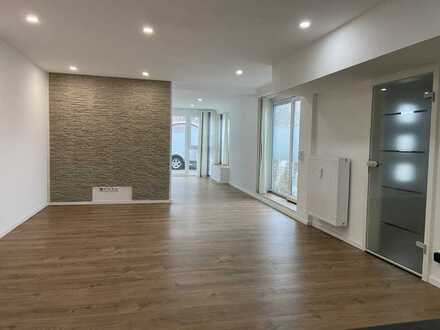 Attraktive 4-Zimmer-Erdgeschosswohnung mit Terrasse und EBK
