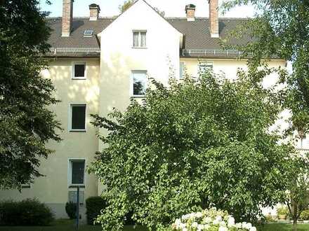 Verkehrsgünstig, schöner Garten