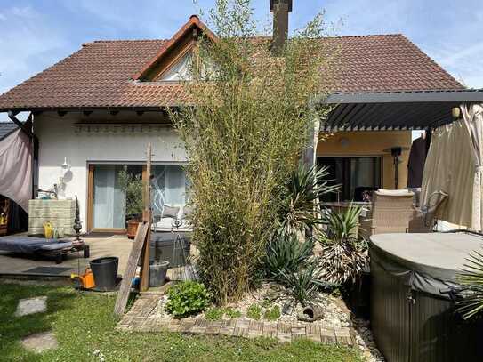 RESERVIERT Attraktives Einfamilienhaus mit viel Grün in Willstätt