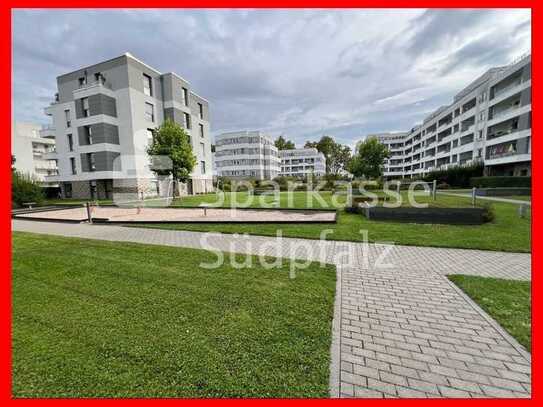 Moderne helle Penthouse-Wohnung
Nähe Rheinpromenade